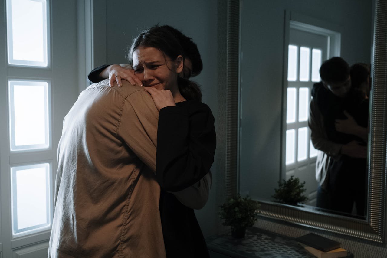 Sinais de relacionamento abusivo – imagem representando sofrimento emocional e controle afetivo